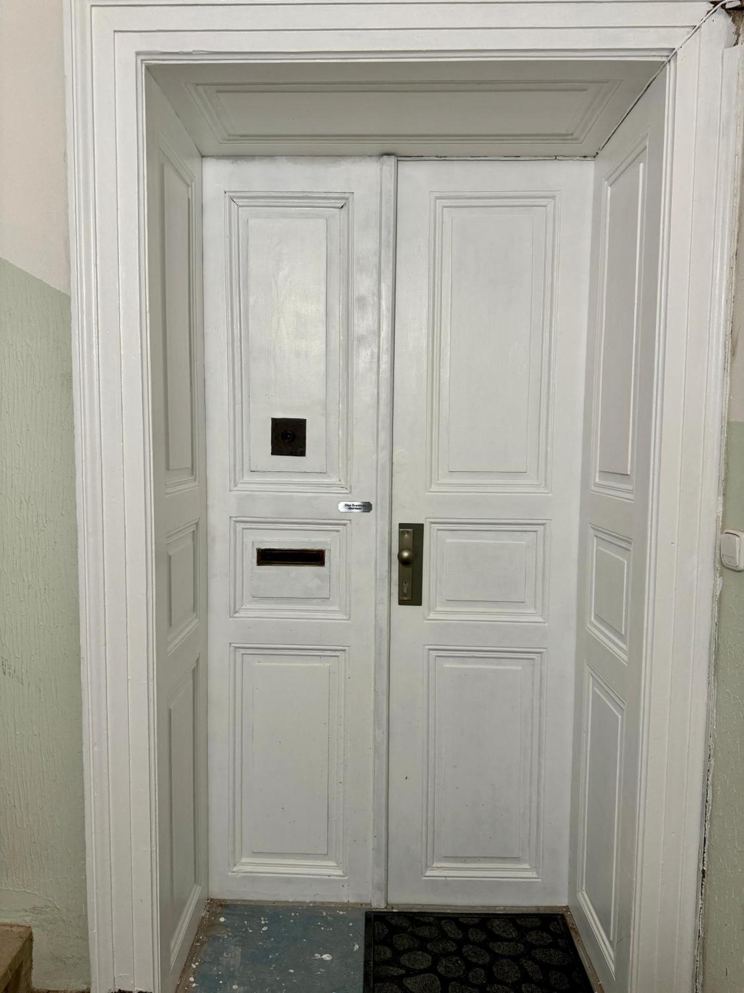 Zitna Downtown Apartments Praha Bagian luar foto